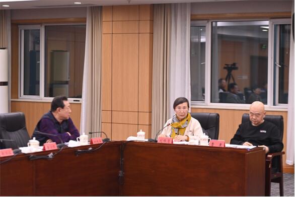 最高检召开离退休干部座谈会听取意见建议4 最高检召开离退休干部座谈会听取意见建议4