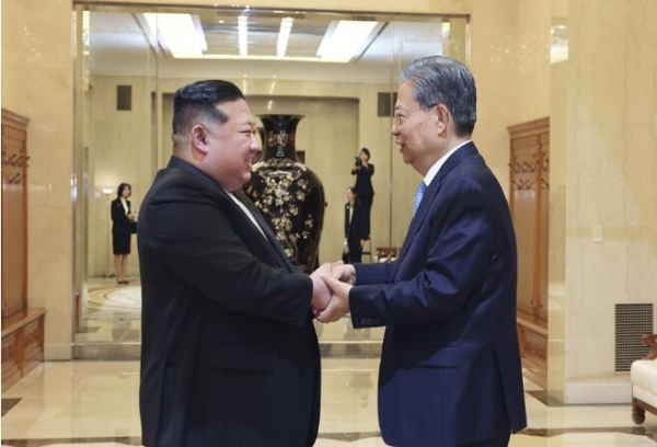 赵乐际会见朝鲜劳动党总书记、国务委员长金正恩