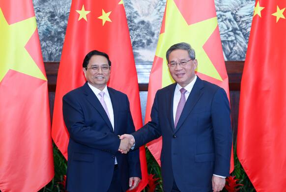 李强会见越南总理范明政 李强会见越南总理范明政