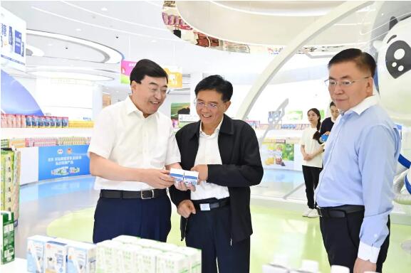 生态环境部党组书记孙金龙赴内蒙古调研 生态环境部党组书记孙金龙赴内蒙古调研