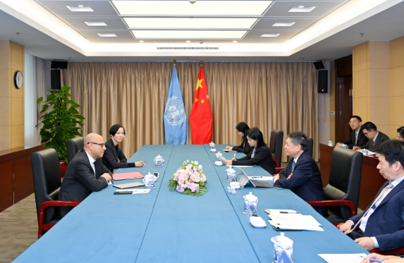 生态环境部部长黄润秋会见《联合国气候变化框架公约》秘书处执行秘书西蒙·斯蒂尔 生态环境部部长黄润秋会见《联合国气候变化框架公约》秘书处执行秘书西蒙·斯蒂尔