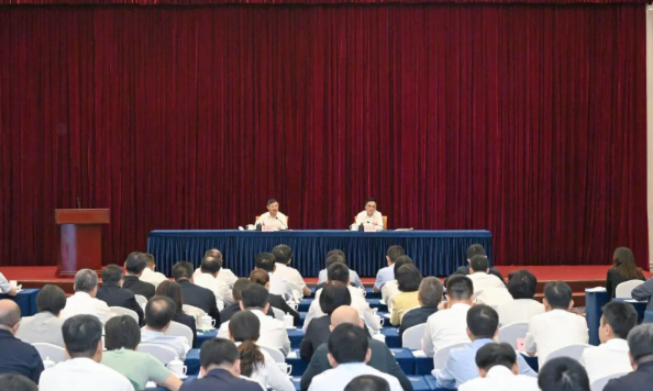 生态环境部召开2025年大气污染防治工作会议1