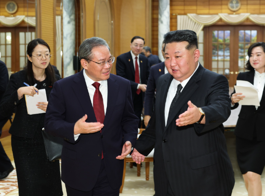 李强会见朝鲜劳动党总书记、国务委员长金正恩