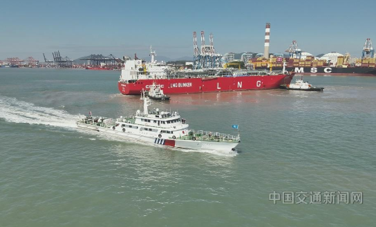 厦门港成功完成首单国际航行船舶保税 LNG“船对船”加注作业