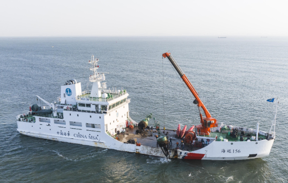 北海航海保障中心营口航标处启动辽东湾海域冬季换标作业